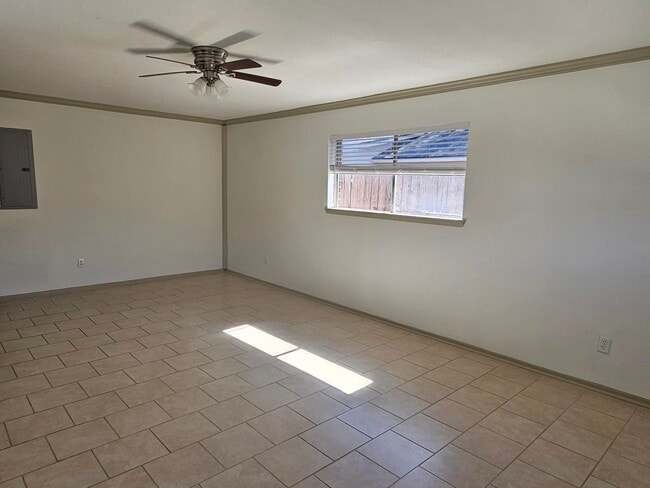 Building Photo - 1907 Avenue C