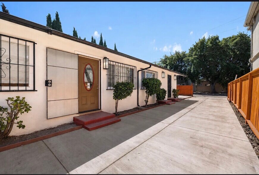 Building Photo - 437 Duboce Ave