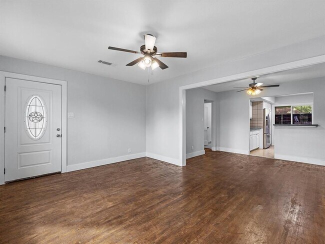 Building Photo - 4218 Crenshaw St