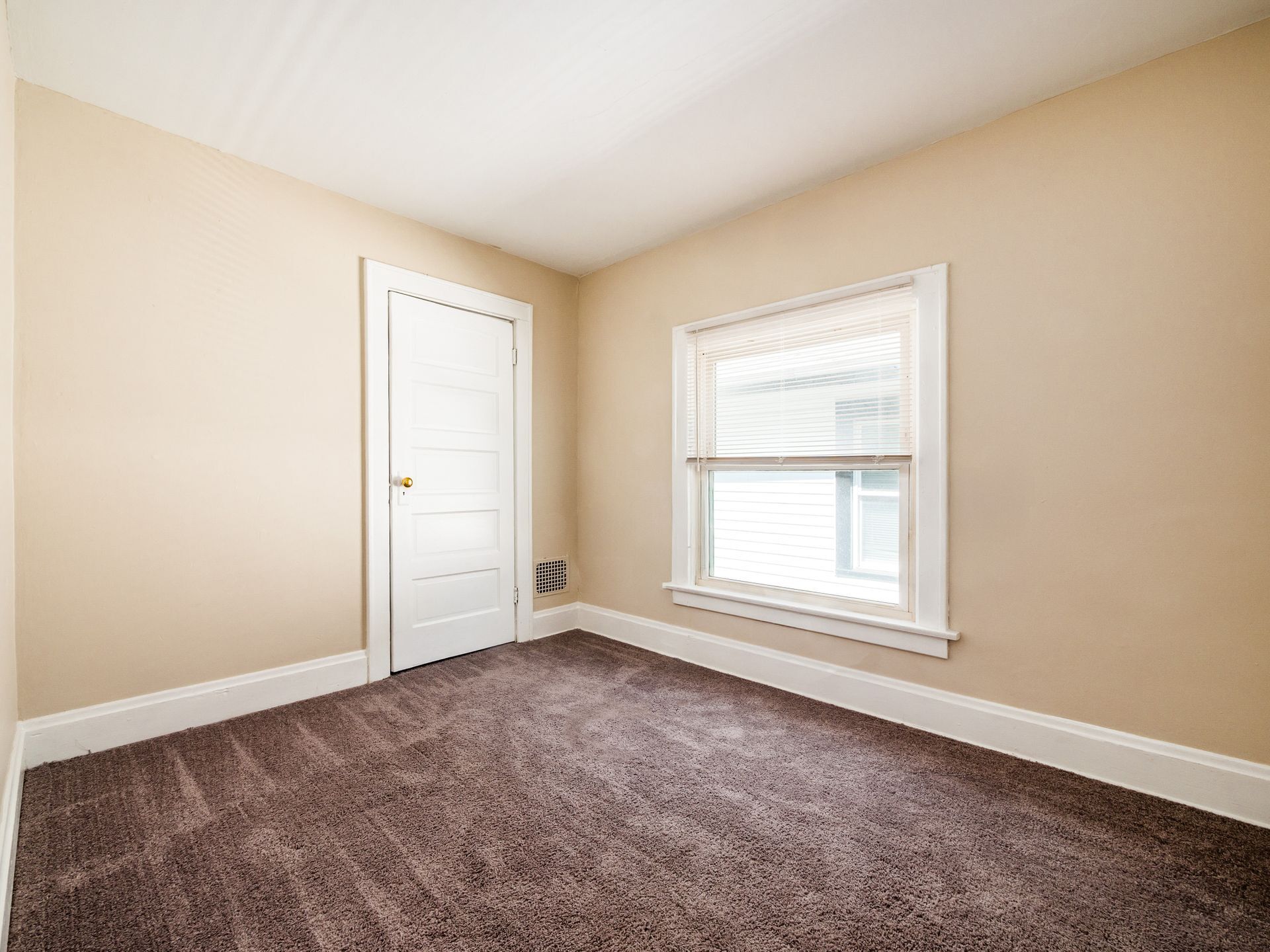 Building Photo - 1450 Hamlet St