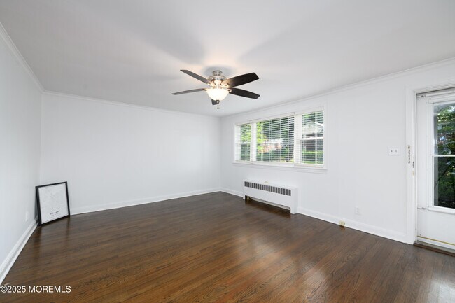 Building Photo - 158 Manor Dr