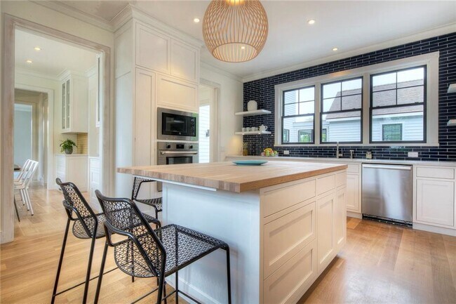 Building Photo - 766 Indian Ave