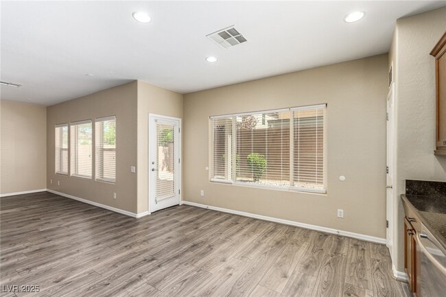 Building Photo - 2612 Romarin Terrace