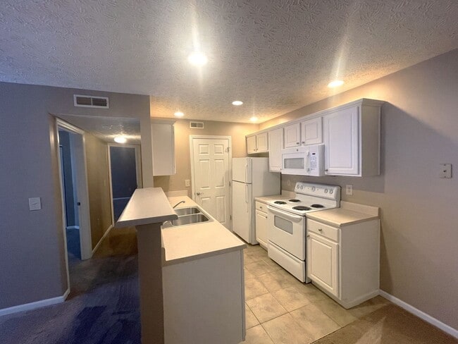 Building Photo - 5604 Cypress Chase