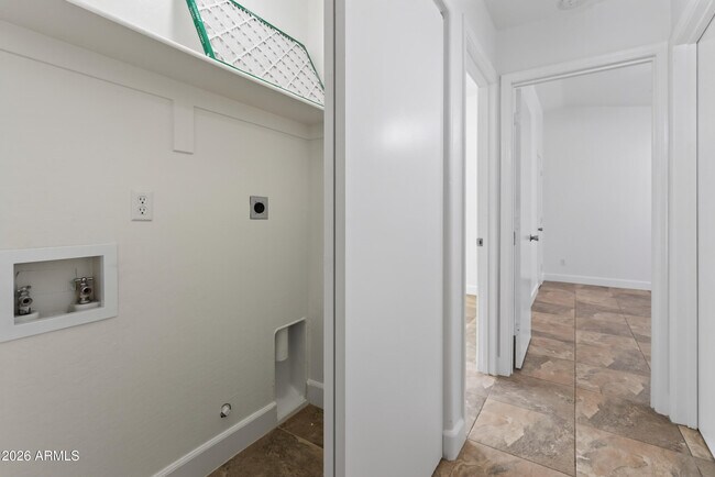 Building Photo - 4902 W Crocus Dr
