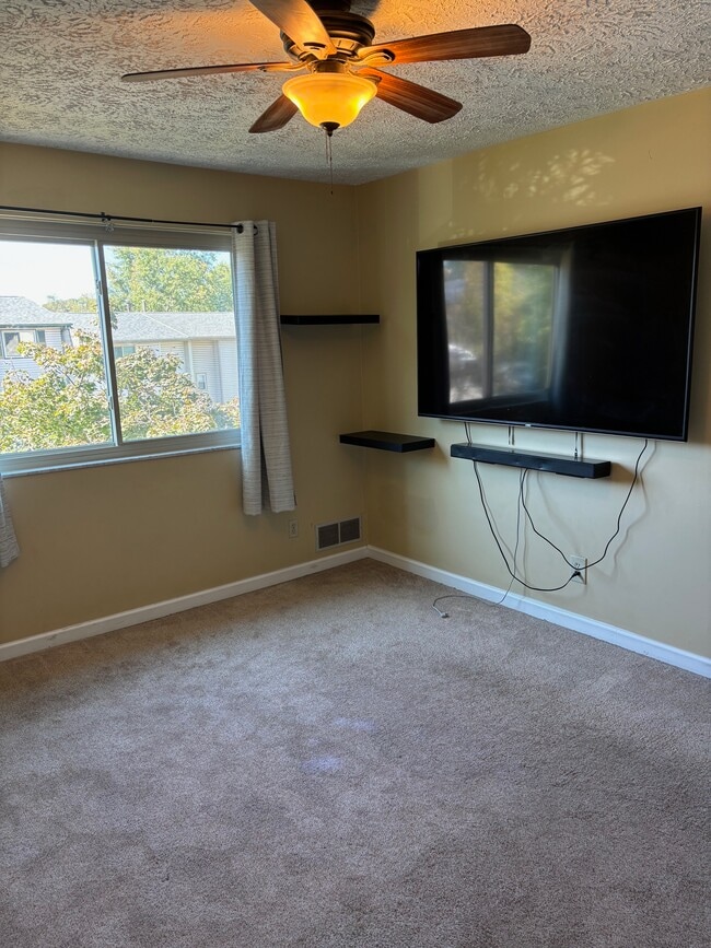 Building Photo - 3199 Camberly Dr