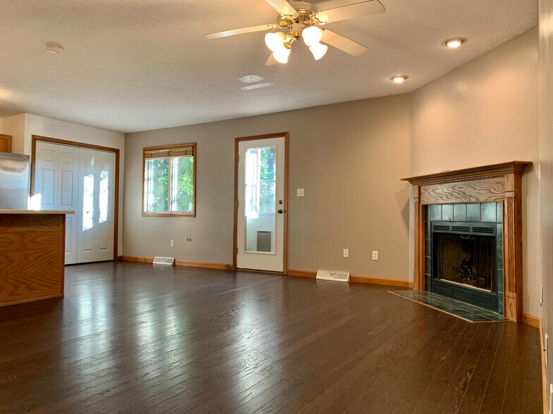 Building Photo - 3526 Teakwood Dr