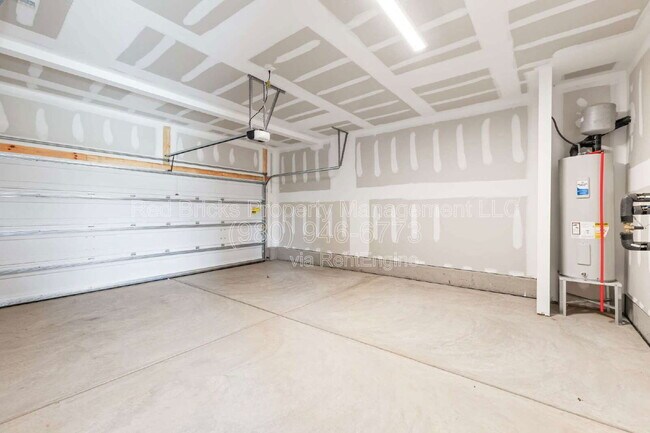 Building Photo - 2160 Blue Sky Mdws Dr