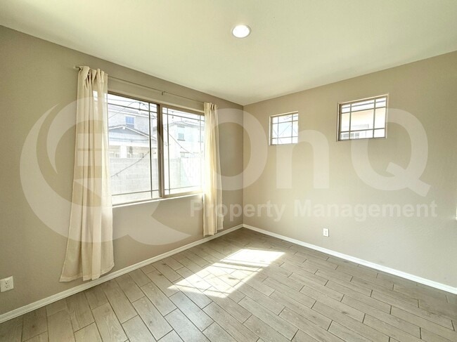 Building Photo - 5542 N 107th Ln