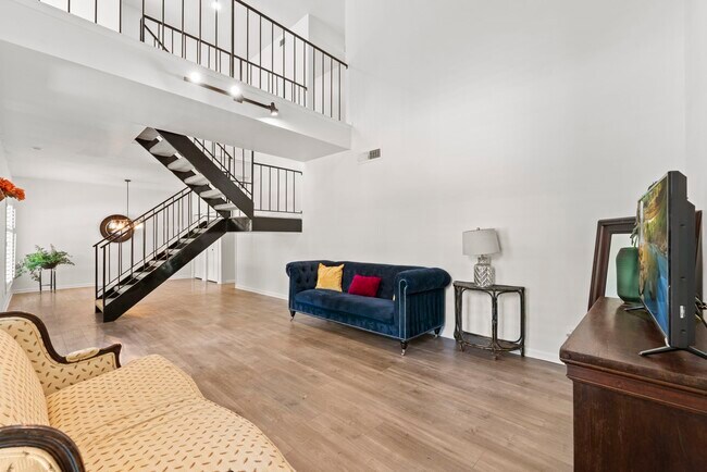 Building Photo - 1115 Augusta Dr