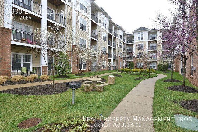 Building Photo - 3830 Lightfoot St