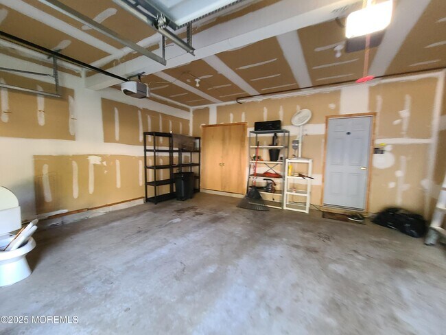 Building Photo - 346 Wedgewood Rd