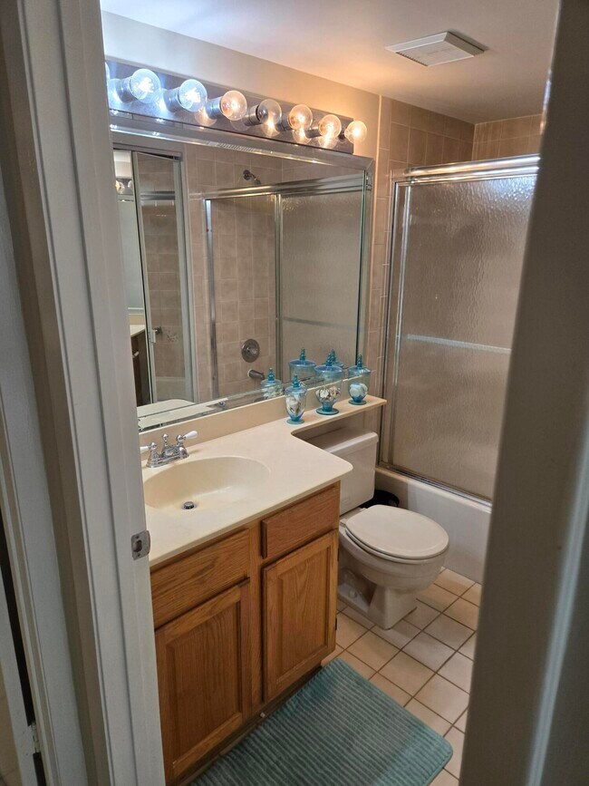 Building Photo - 2512 SE Anchorage Cove