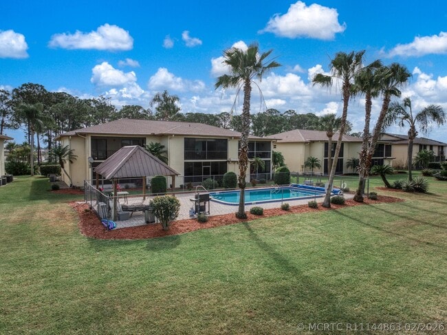 Building Photo - 3833 Edgewater Dr