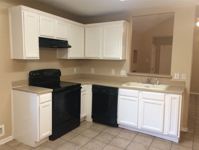 Building Photo - 18830 Reynolds Park Dr