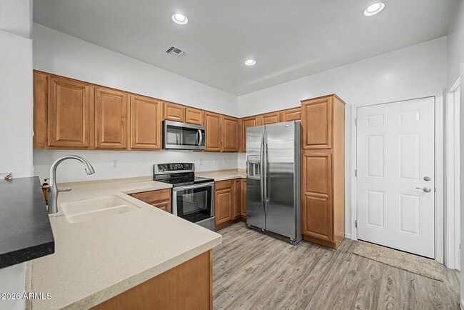 Building Photo - 2879 Claire Dr