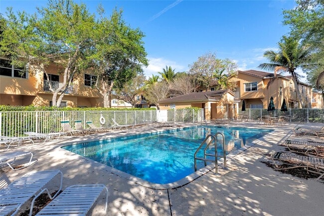 Building Photo - 2905 Crestwood Ter