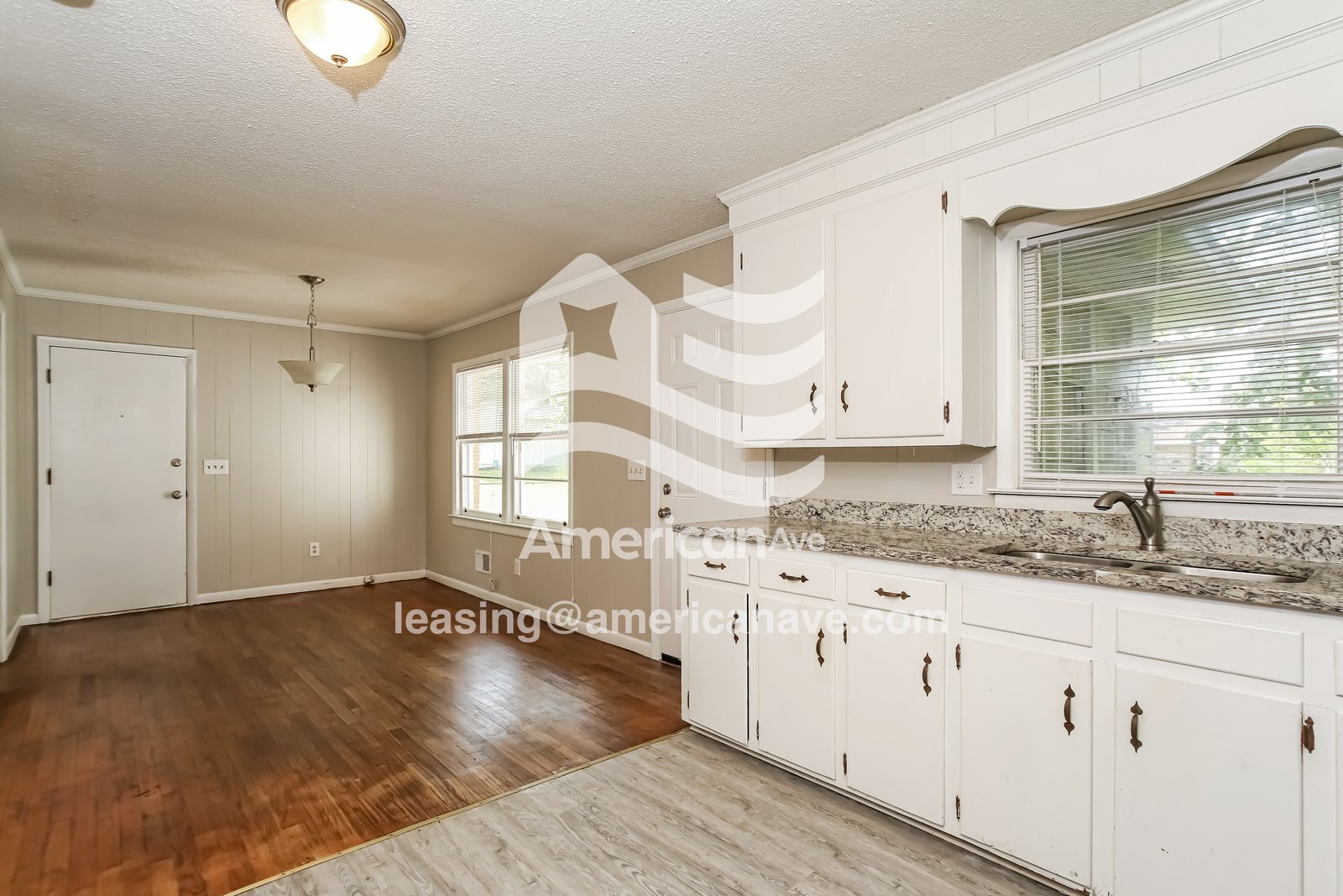 Building Photo - 1813 Bassler St