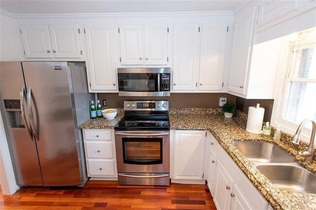 Building Photo - 470 Forestgate Ct