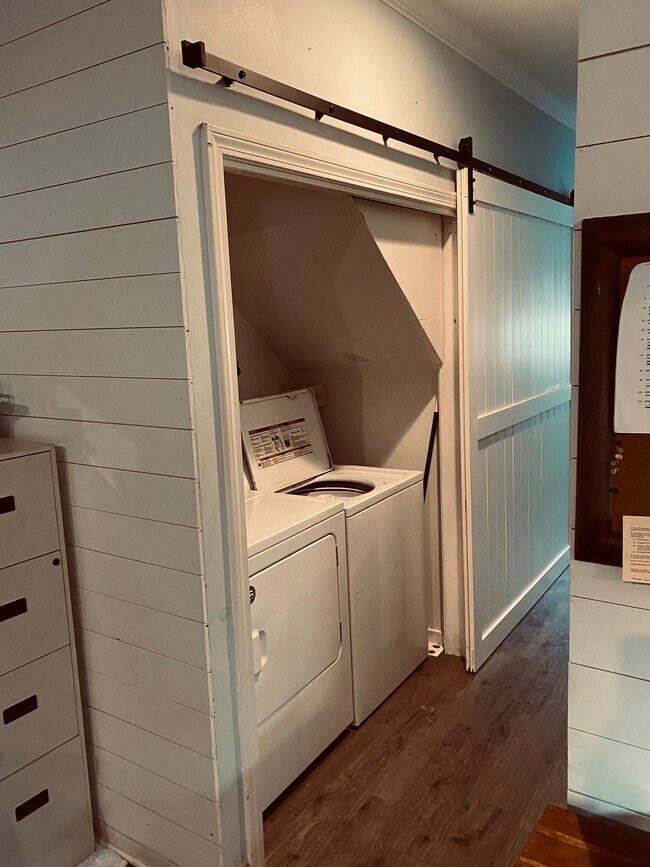 Building Photo - 217 Brendalwood Blvd