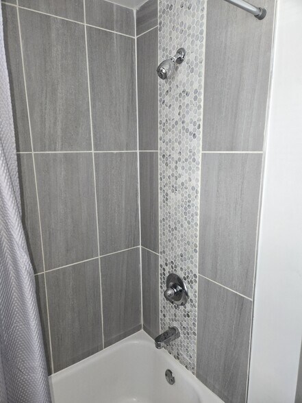 Shower upstairs bathroom - 1511 Woodbourne Ave