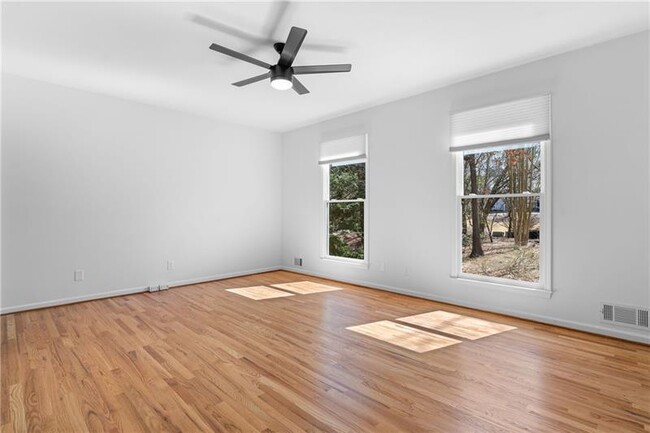 Building Photo - 350 Kelson Dr NW