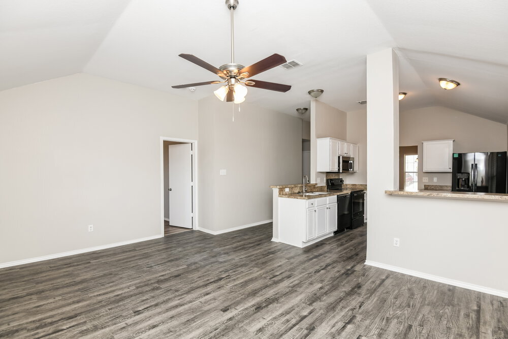 Building Photo - 6836 Bluff View Dr