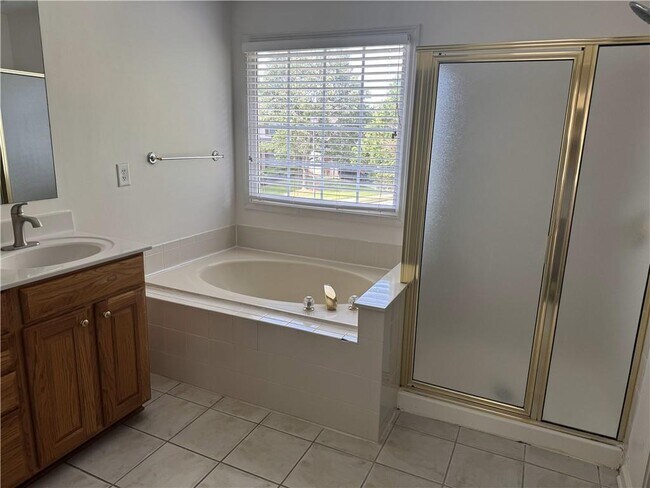 Building Photo - 4183 Divot Way