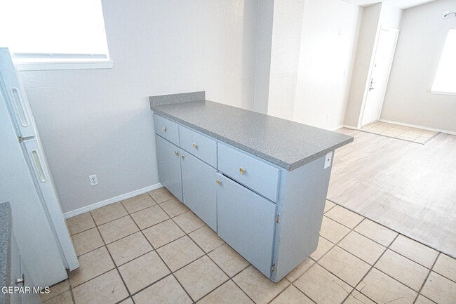 Building Photo - 3403 Pershing Dr