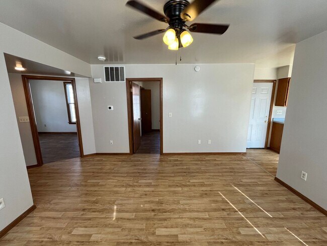 Building Photo - 622 Grand St