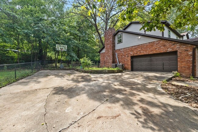 Building Photo - 4 Bedroom Home with Bonus Space, 2 Car Garage & Large Yard