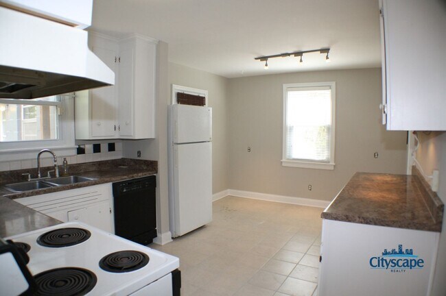 Building Photo - ADORABLE CAPE COD NEAR HENRICO DOCTORS HOS...
