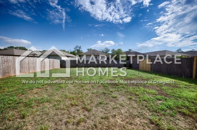 Building Photo - 344 Mertle Dr