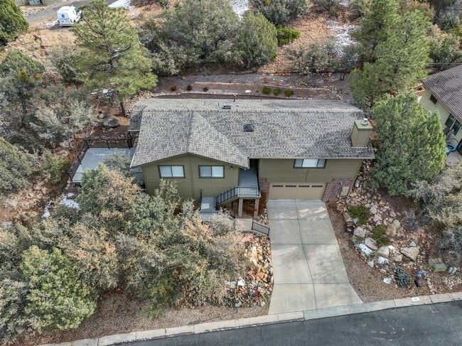 Building Photo - 3 bedroom, 2 bathroom home in Forest Hylands!