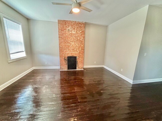 Building Photo - 513 E Ormsby Ave