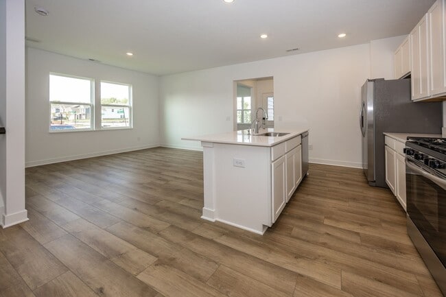 Building Photo - 3 bedroom, Two and Half bath townhome in the heart of Westfield