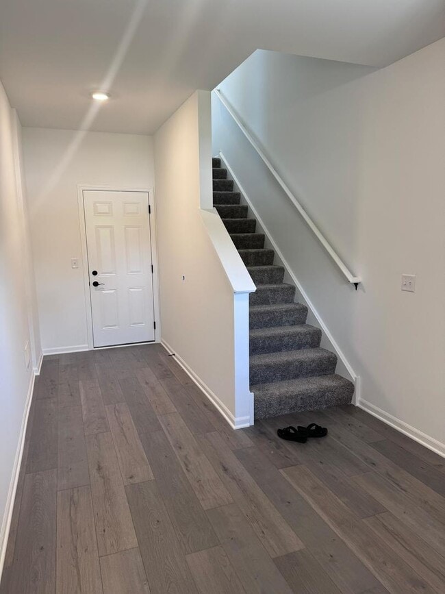 Building Photo - 1526 Albany St