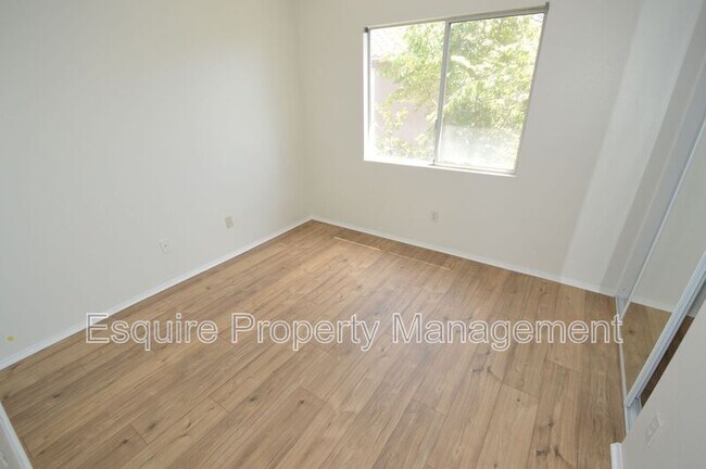 Building Photo - 658 Avenida Valencia
