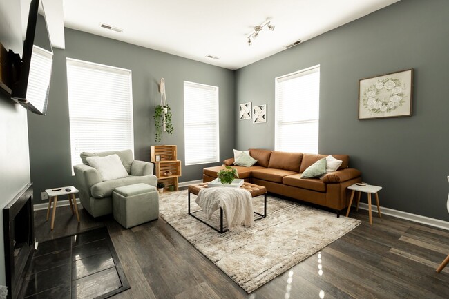 Primary Photo - 1736 Nicholson Pl