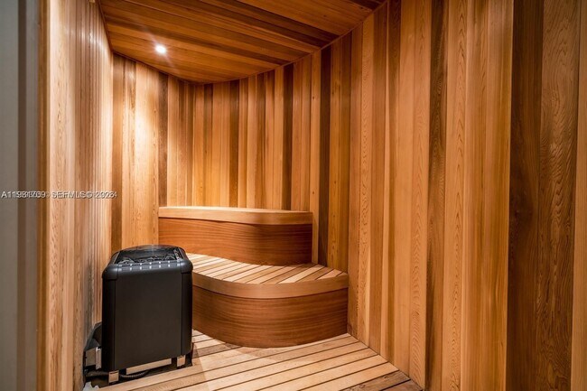 Building Photo - 3581 E Glencoe St