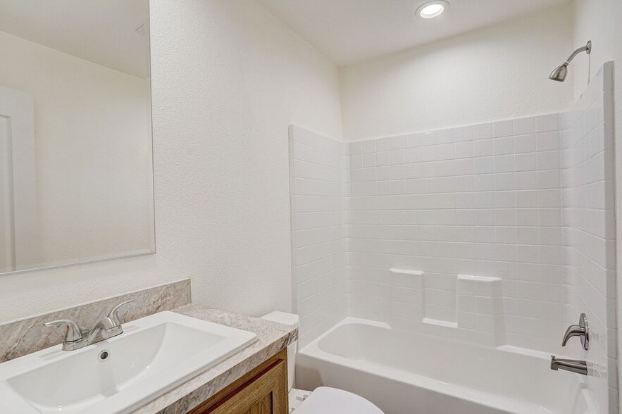 Building Photo - 2627 S Lamb Blvd