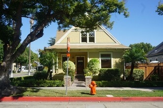 Building Photo - Stunning Historical Home in Old Towne Orange