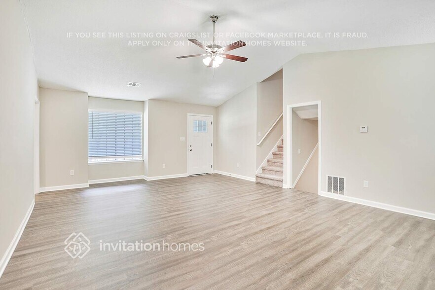 Building Photo - 832 Post Rd Cir