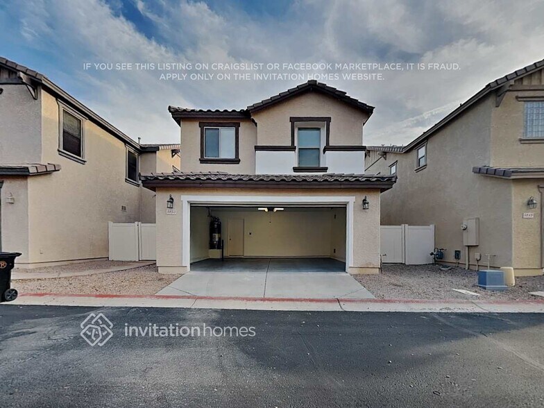 Building Photo - 5853 E Hoover Ave