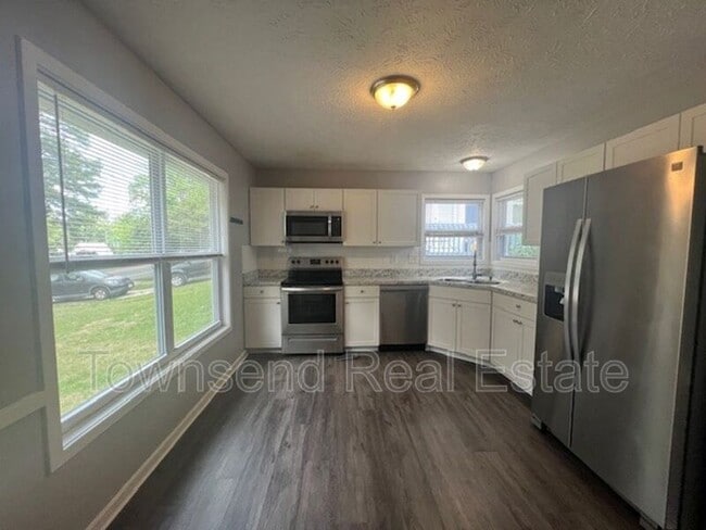 Building Photo - 5831 Waters Edge Dr
