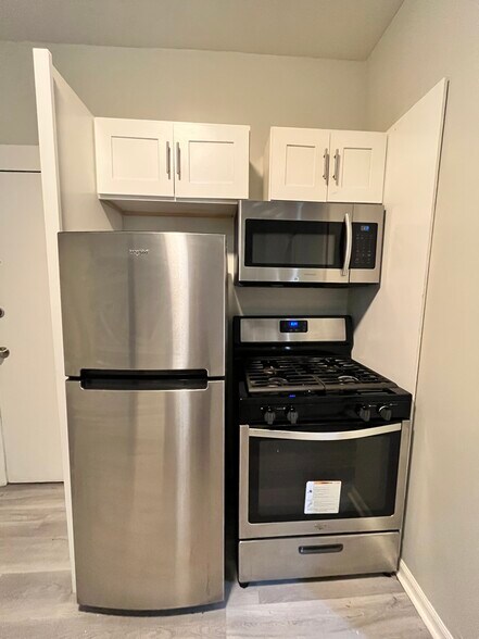 218 Bowers St 1 - 220 Bowers St