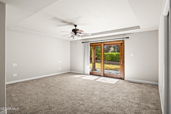 Building Photo - 6204 Pinehurst Dr