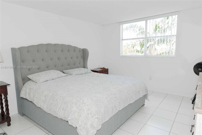 Building Photo - 210 Seaview Dr
