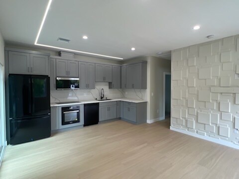 Building Photo - 6552 Olcott St