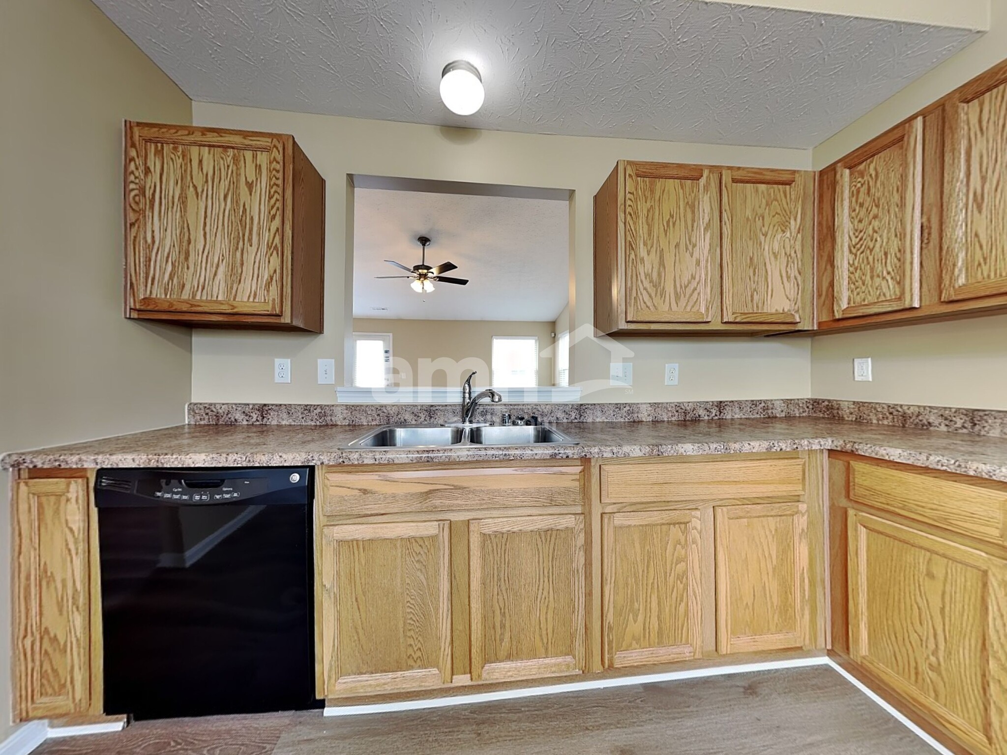 Building Photo - 469 Hennepin Dr